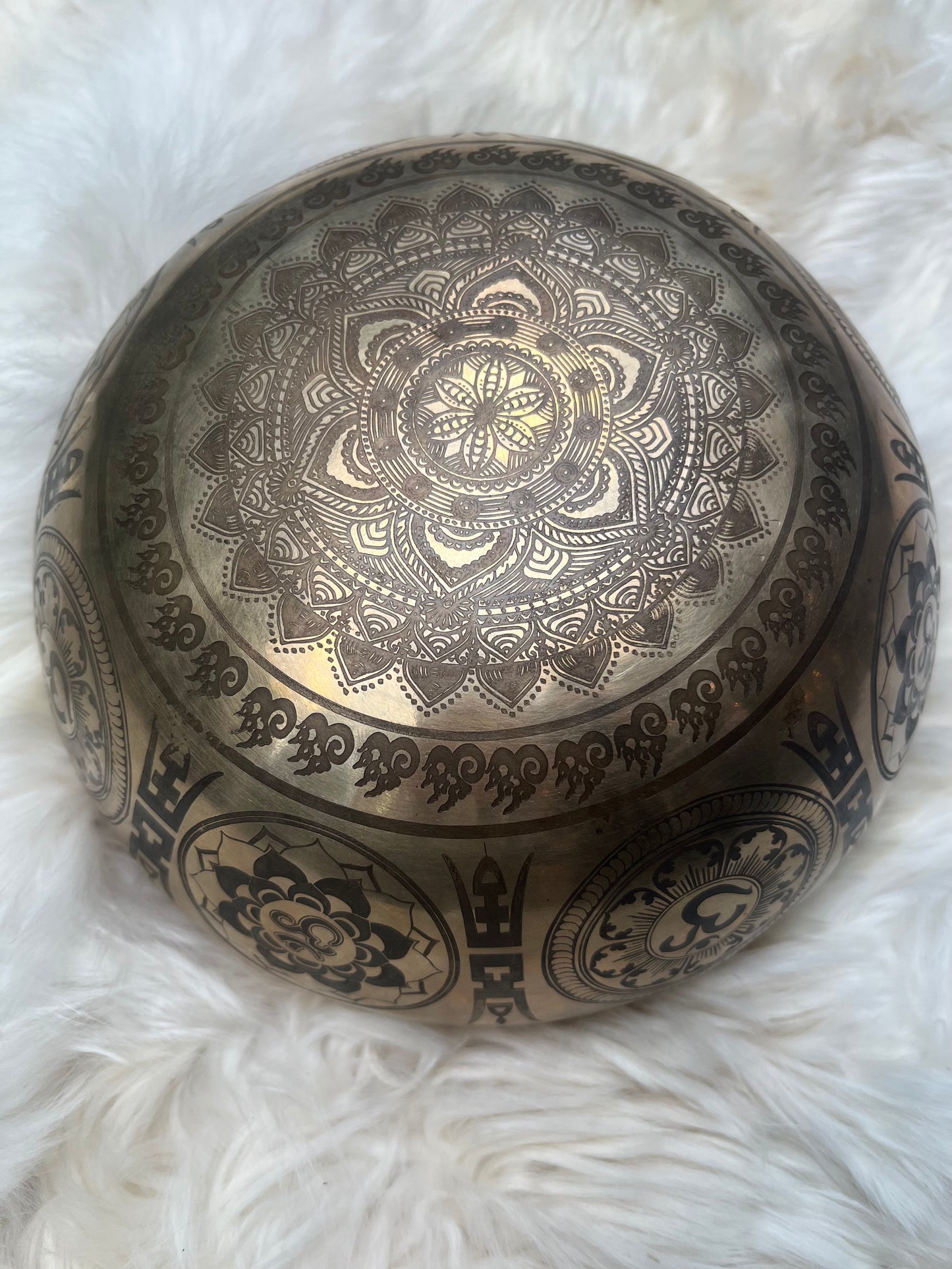Heart Chakra Singing Bowl in F