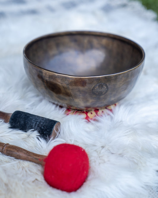 Root Chakra Full Moon Singing Bowl