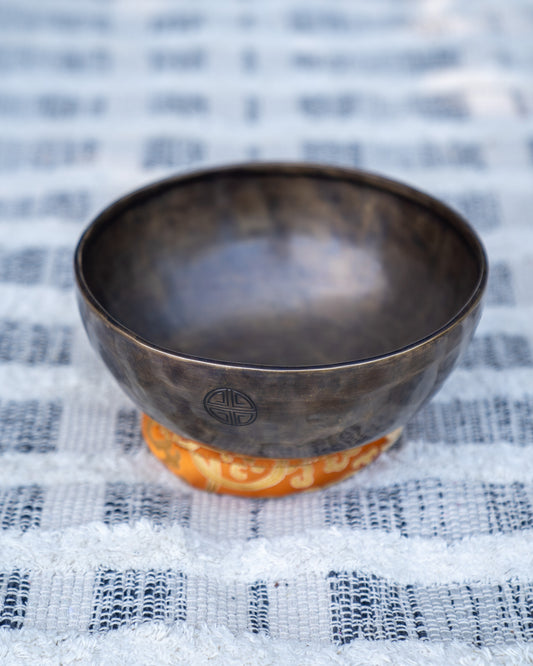 Sacral Chakra Full Moon Singing Bowl in D