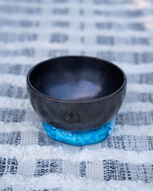 Throat Chakra Full Moon Singing Bowl in G