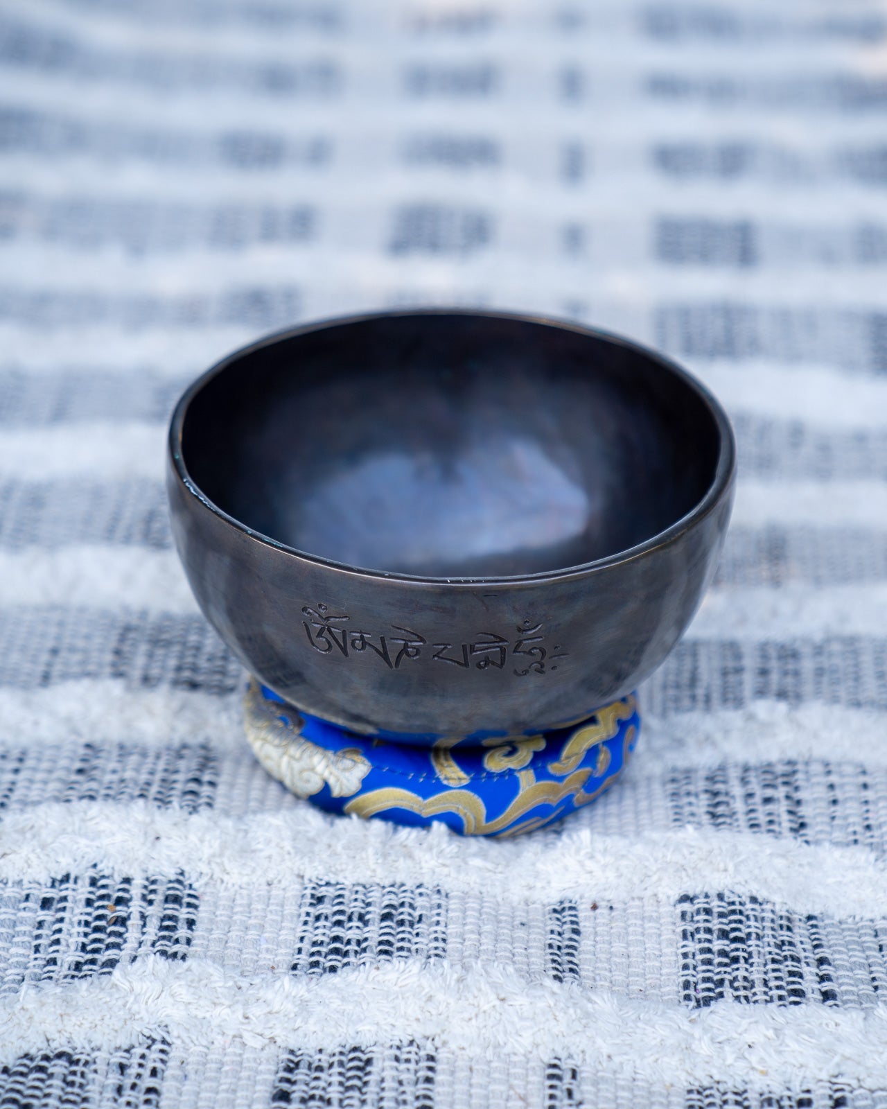 Third Eye Chakra Full Moon Singing Bowl in A