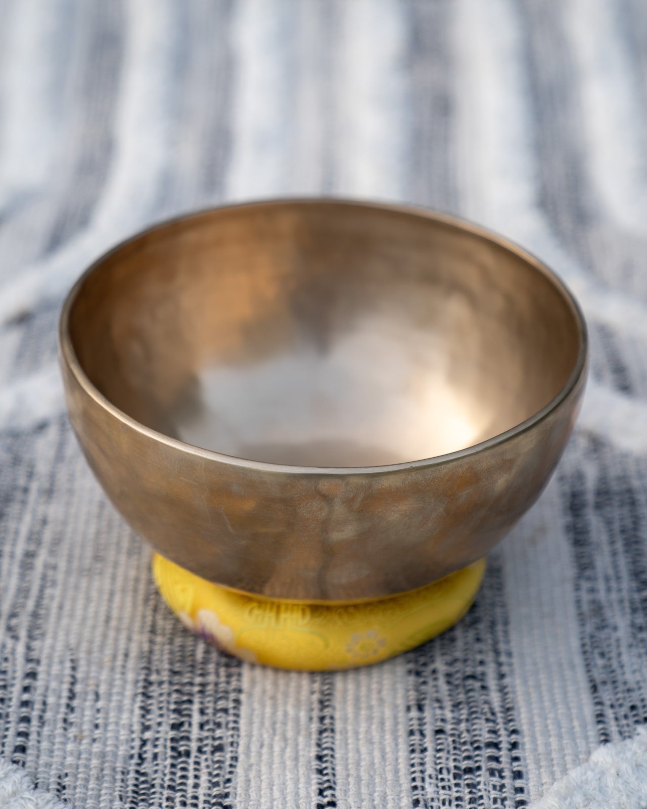 Solar Plexus Singing Bowl in E