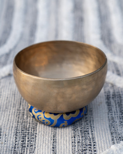 Third Eye Chakra Singing Bowl in A