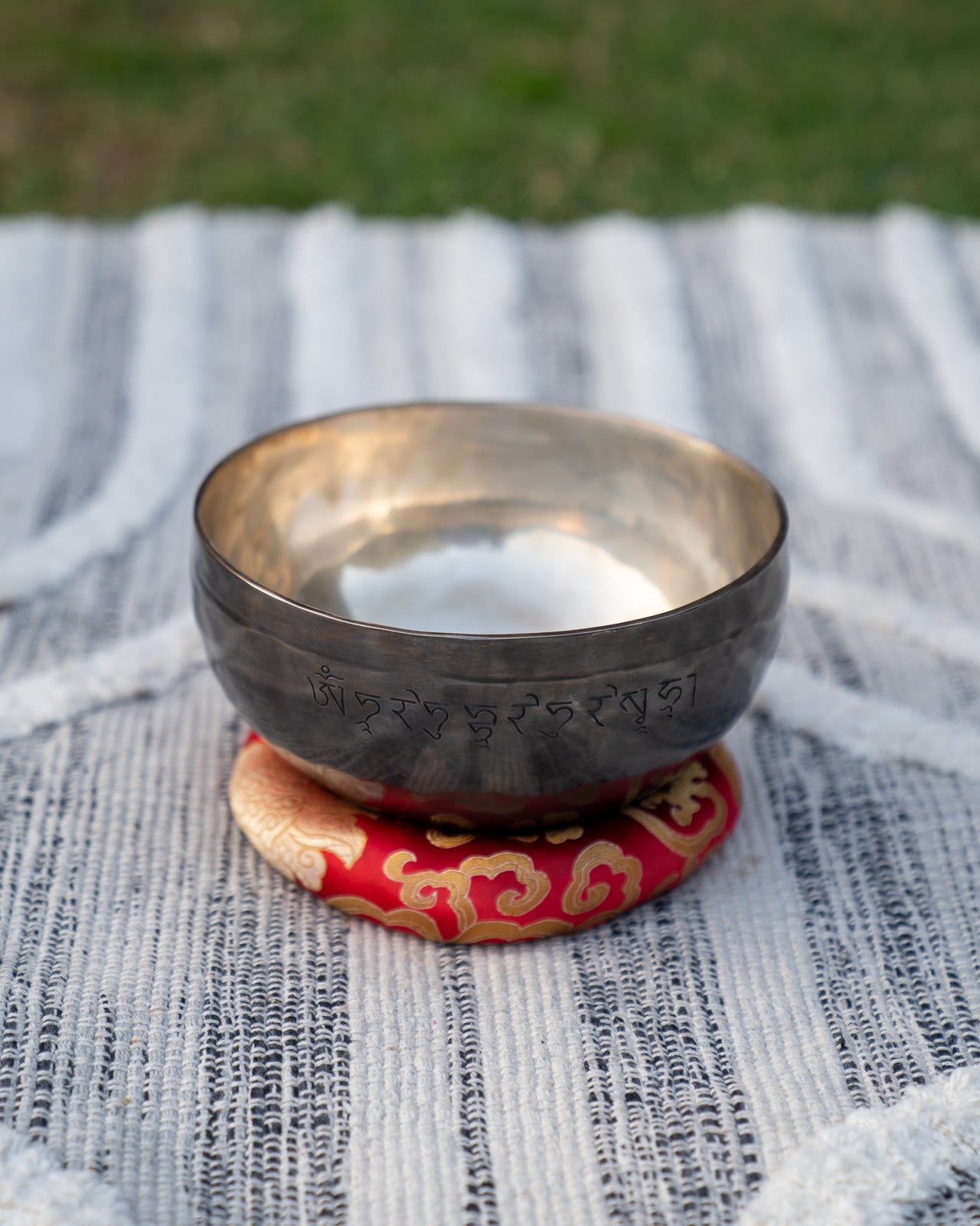 Root Chakra New Moon Singing Bowl in C