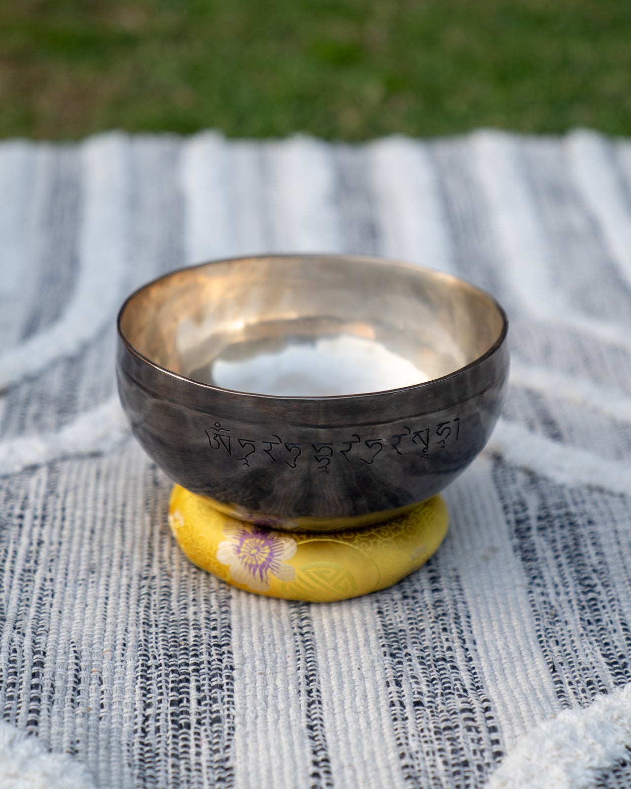 Solar Plexus Chakra New Moon Singing Bowl in E