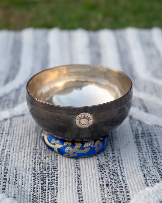 Third Eye Chakra New Moon Singing Bowl in A